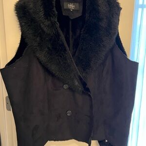Dash Women's Black Faux Fur Vest